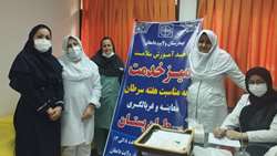 برپایی میز خدمت در بیمارستان ولایت به مناسبت هفته ملی سرطان